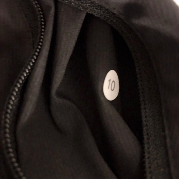 Sold🔻Lululemon Tracker Short II - Picture 4 of 7